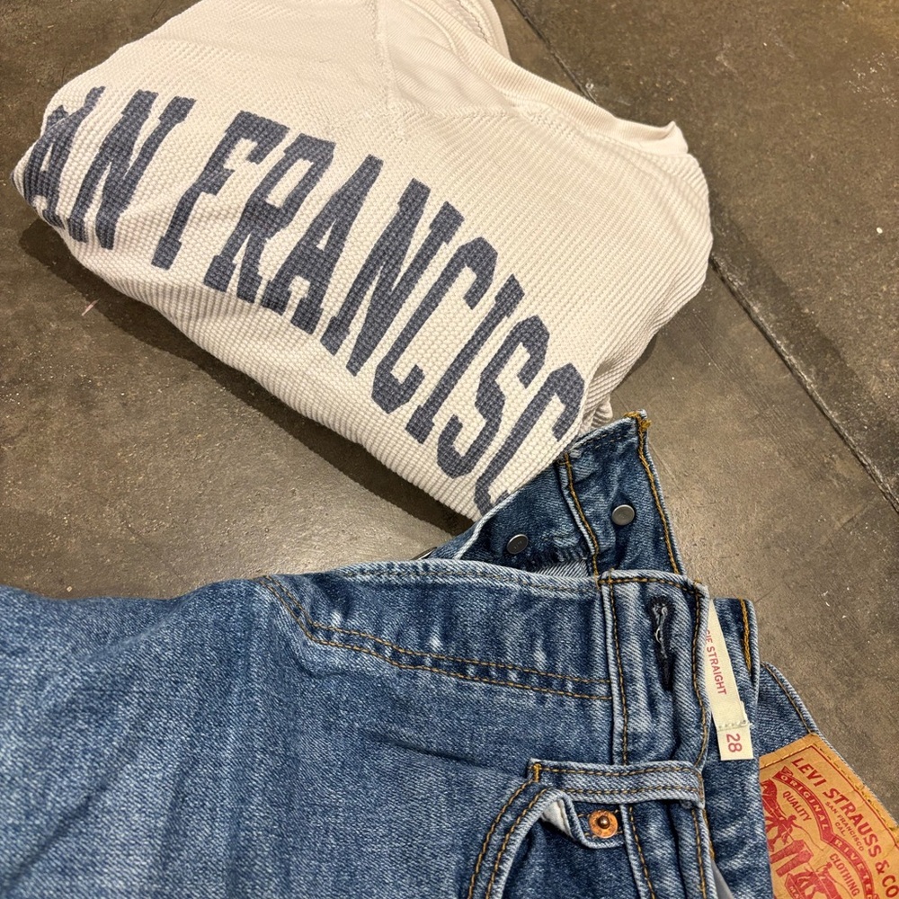 Bundle: Levi's Blue Jeans & more